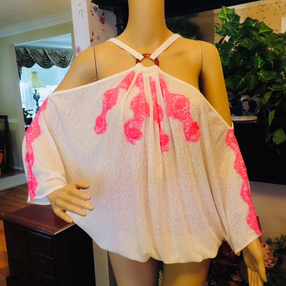 Vanity Rosa Altier top